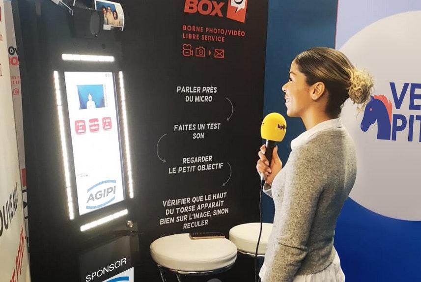 Photo Officel Stand Velfie Pitch Contest
